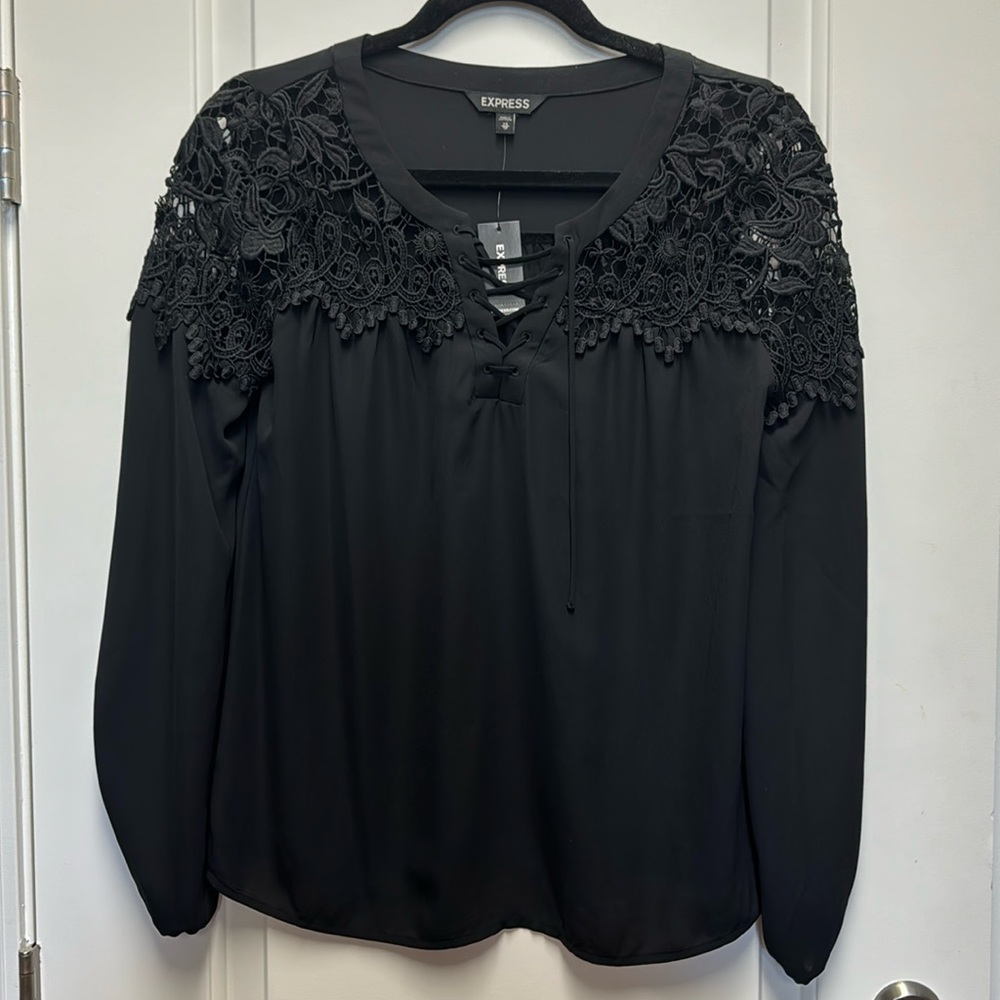 NWT Express lace shoulder tie V neck blouse shirt size XS